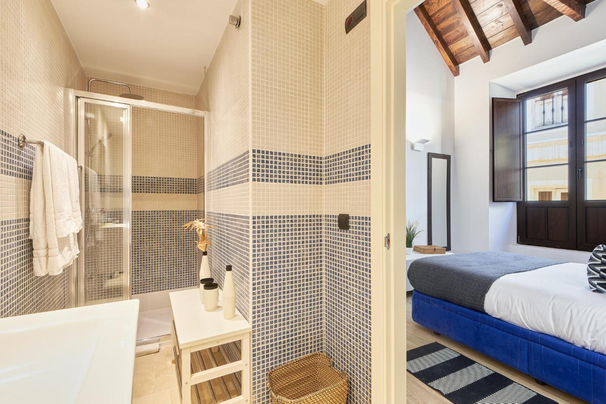 Апартаменты Martires Malaga Centro Экстерьер фото